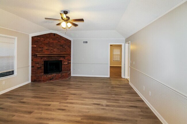 Building Photo - 4627 Benoit Dr