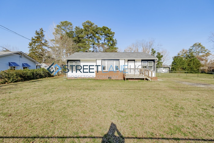 Foto principal - Charming 3 bedroom home in Fayetteville!