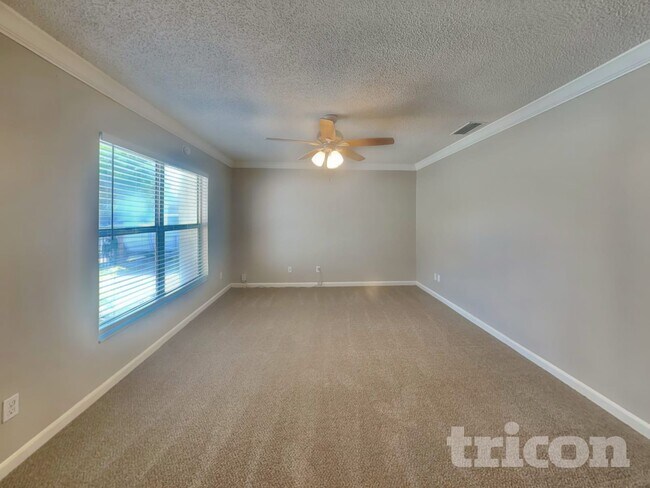 Building Photo - 605 Missionwoode Dr