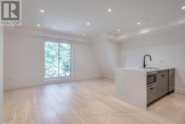 Building Photo - 37 Boustead Ave