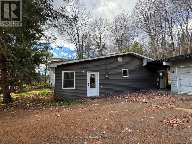 Building Photo - 4687 Haliburton County Rd 21