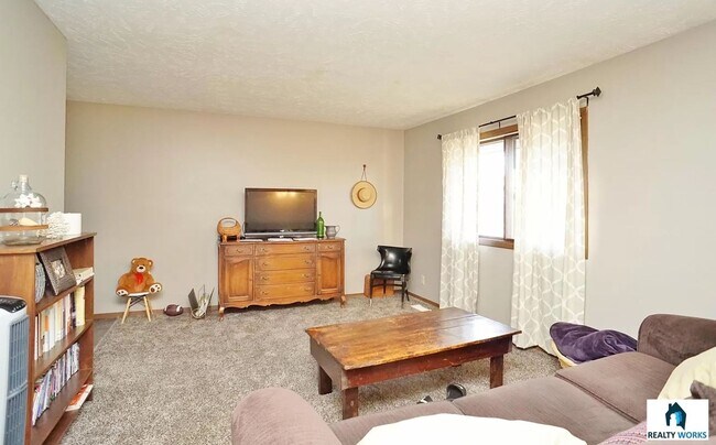 Foto del edificio - 4 Bedroom House for Rent