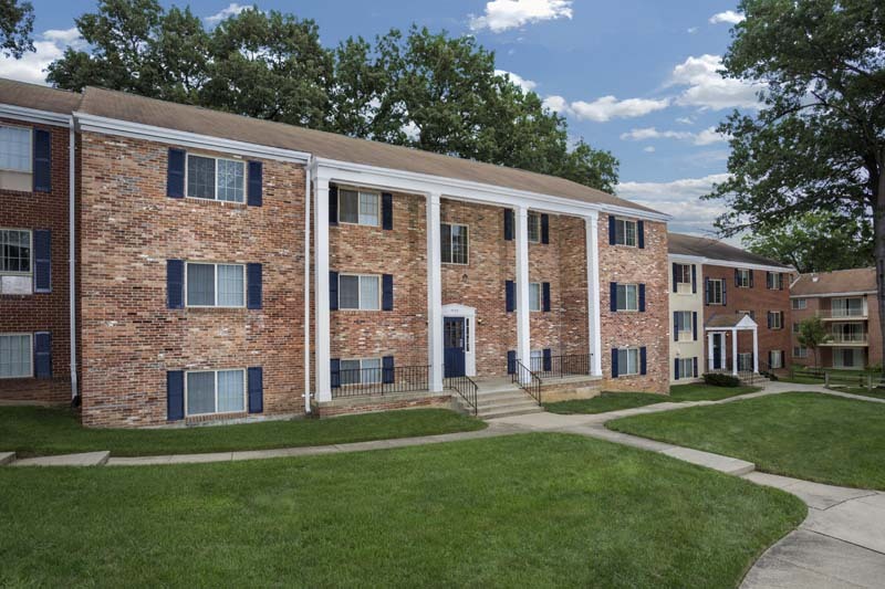 Deerfield Run & Village Square North Apart... Apartments - 13300 ...