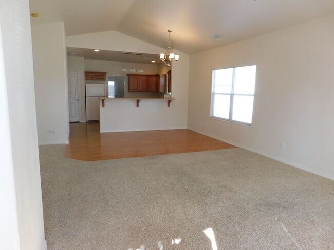 Foto del edificio - Spacious 3-Bedroom, 2-Bath Home