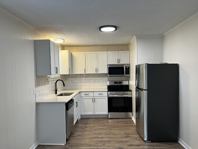 Foto del edificio - "Charming 3-Bed Home on Cherry Tree Drive ...