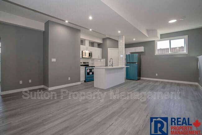 Building Photo - 9059 80 Ave