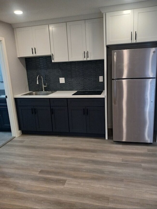 Foto del edificio - Commuters dream location, 1 bedroom apartment a few blocks from highway 680