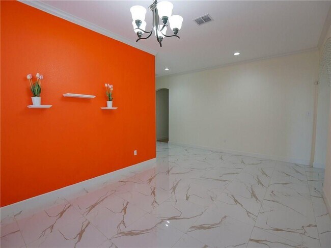 Building Photo - 305 Navigator Dr