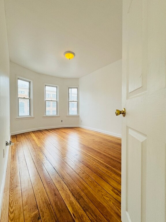 Foto del edificio - 505 Columbia Rd