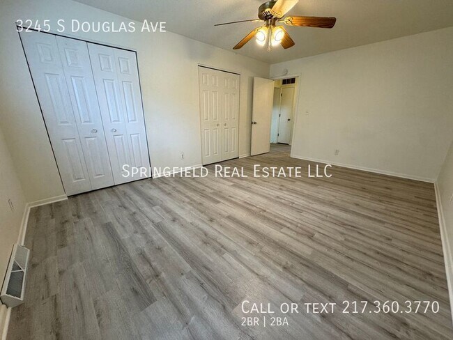 Foto del edificio - 3245 S Douglas Ave