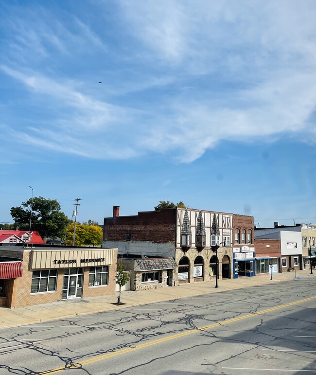 Building Photo - 147 N Main St