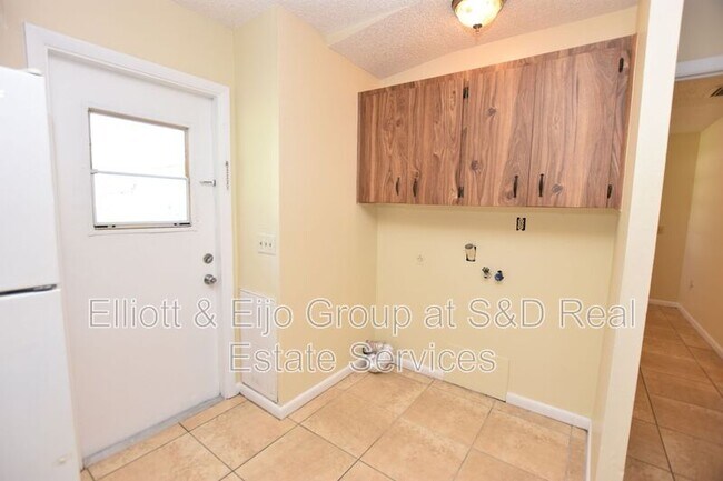 Building Photo - 2909 S Lincoln Ave