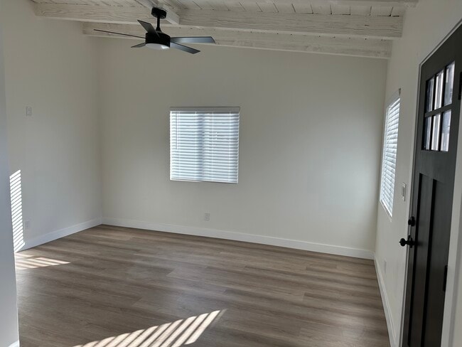 Living room - 24273 Arch St
