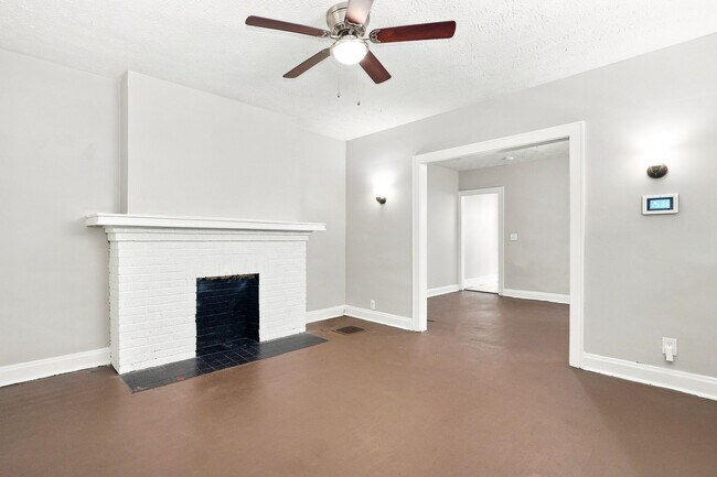 Building Photo - 130 S Highland Ave