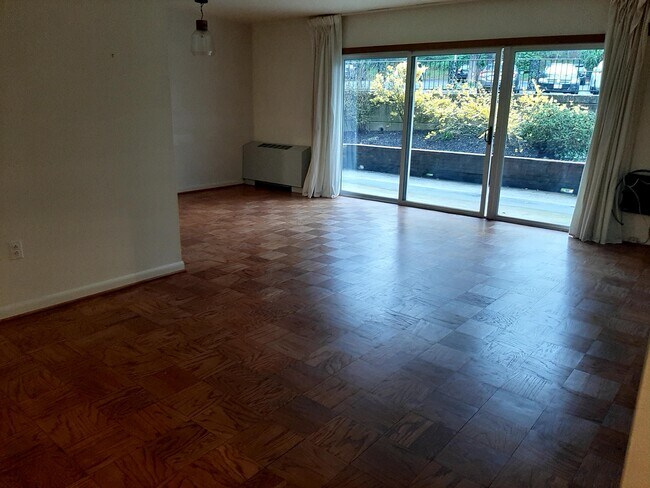 Sala de estar - 3535 Chevy Chase Lake Dr