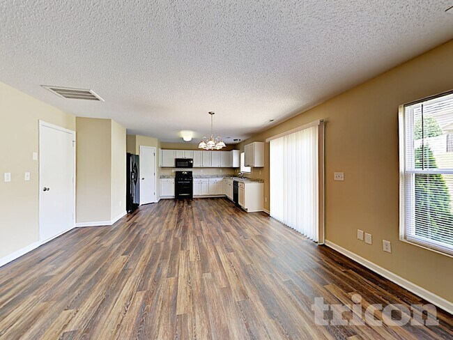 Foto del edificio - 4319 Stone Mountain Dr