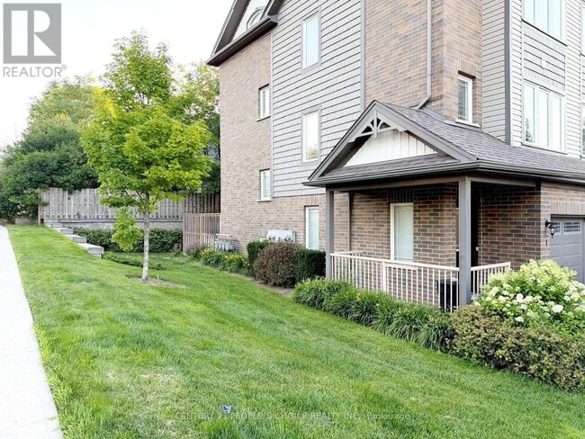 Building Photo - 12 Poplar Dr