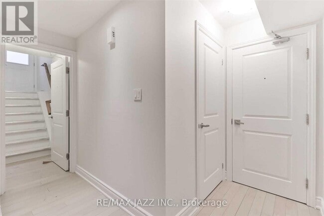 Building Photo - 1303 Bayview Ave