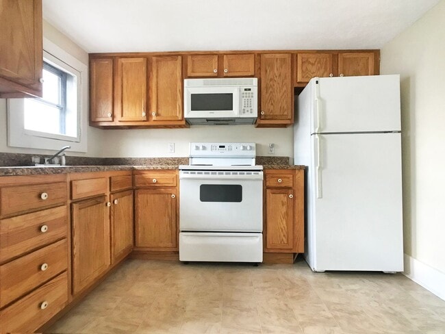 Building Photo - 255-259 Rear Main Street