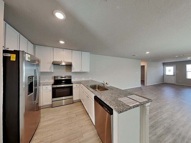 Building Photo - 163 Pasadena Pl