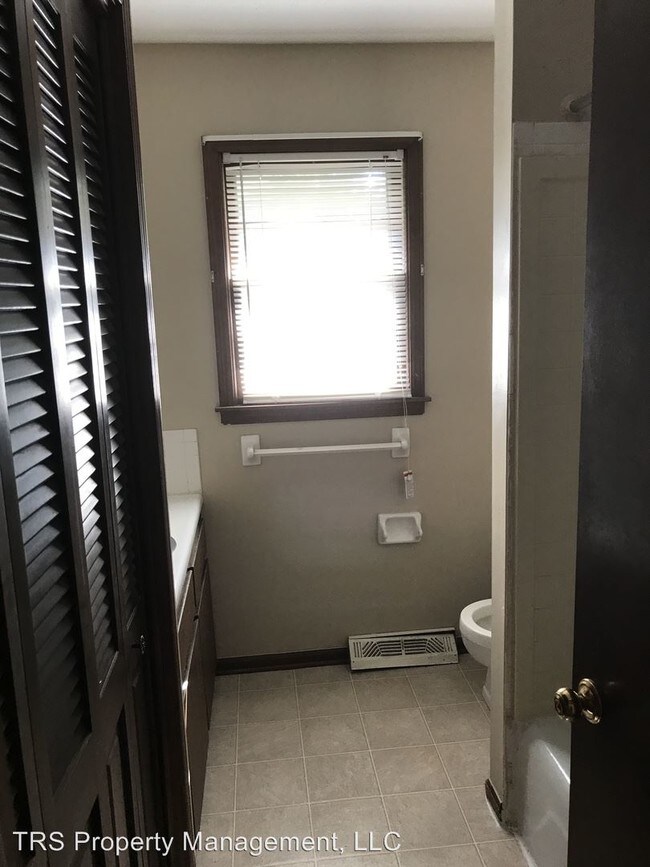 Building Photo - 1708 Garden Dr