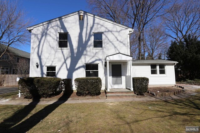 Primary Photo - 166 Tenafly Rd