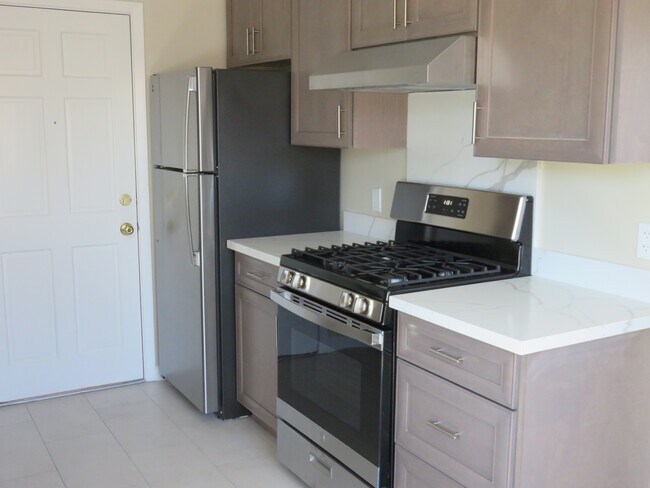 Foto del edificio - 1133-1129 Rhinette Ave