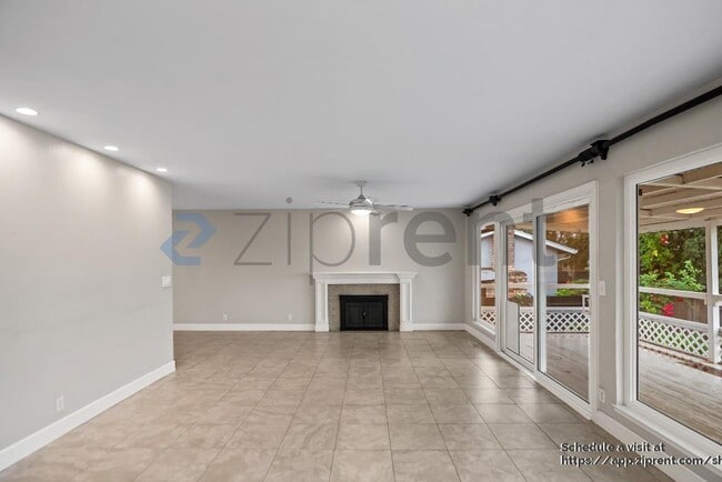 Building Photo - 48 N Lake Dr