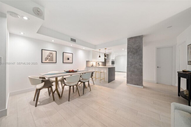 Building Photo - 1111 Crandon Blvd