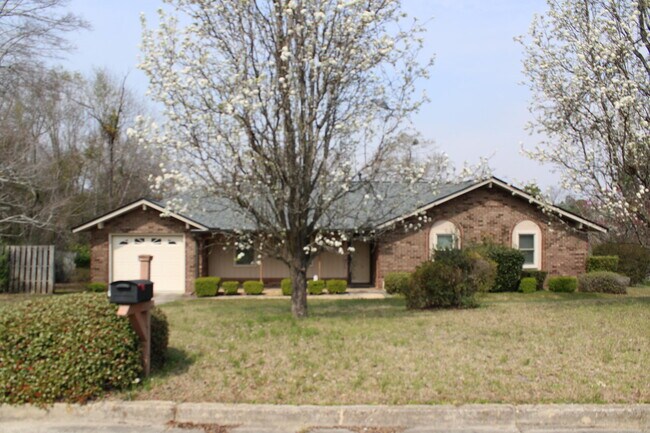 Foto del edificio - 2701 Partridge Pl