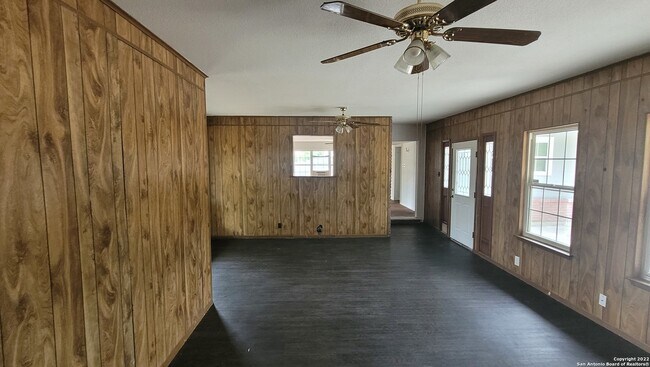 Foto del edificio - 343 Teakwood Ln