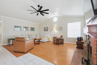 Building Photo - 2501 Highdale Dr