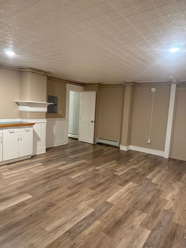 Building Photo - 2Bedroom 1st floor apartment