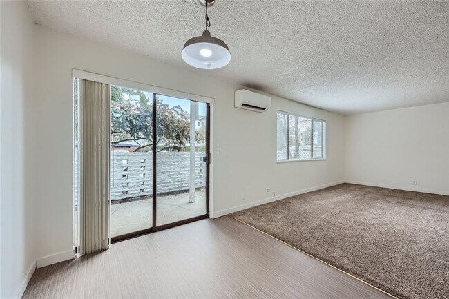 Foto del edificio - 12737 Greenwood Ave N