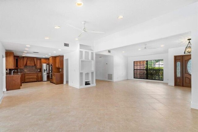 Building Photo - 21155 Shady Vista Ln