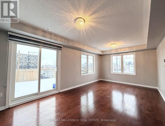 Building Photo - 16 Saunter Ct