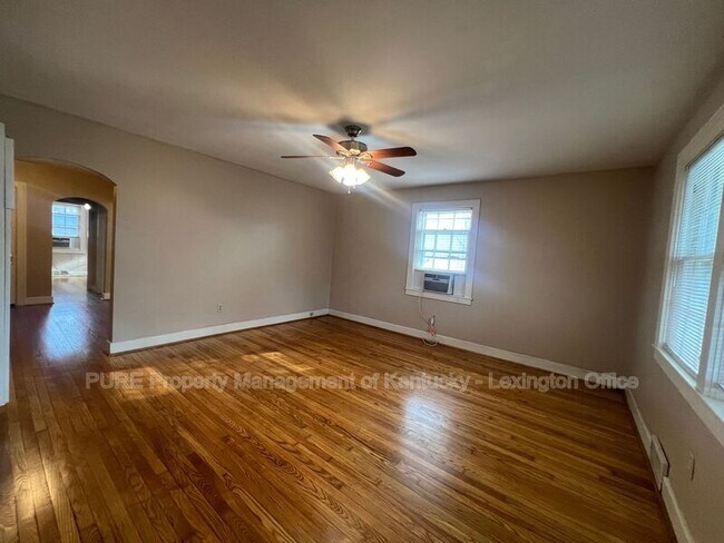 Foto del edificio - 106 Montgomery Ave