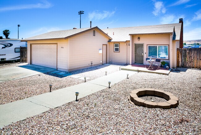 Foto del edificio - 9956 Cleary St