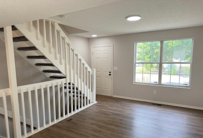 Foto del edificio - 5122 Singleton Dr
