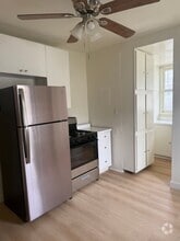 Building Photo - 1323 N Orange Dr