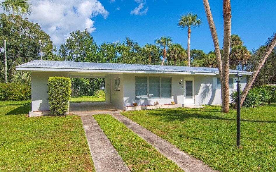 Foto principal - 7502 Pacific Ave