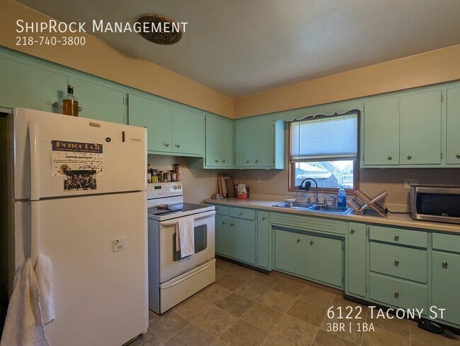 Building Photo - 6122 Tacony St