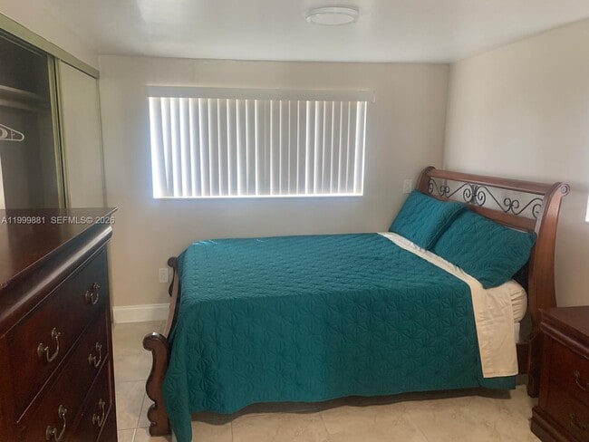 Foto del edificio - 19121 NE Miami Ct