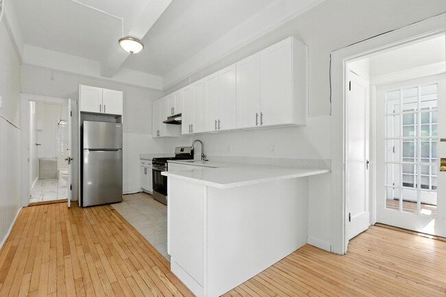 Building Photo - 149 Central Dr