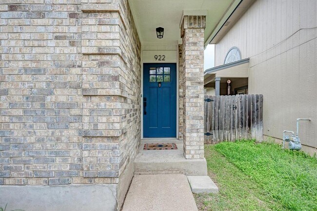 Foto del edificio - 922 Thackeray Ln