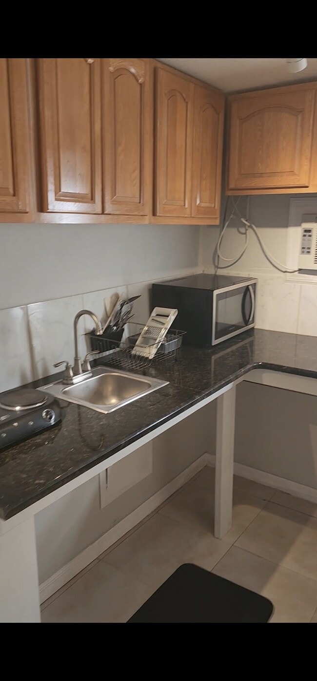 Building Photo - 122 Sugar Creek Rd