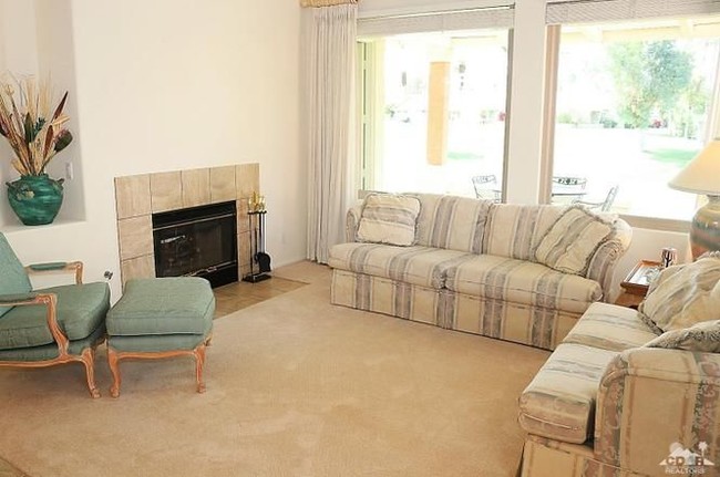 Building Photo - Oasis Country Club 3 Bed Home