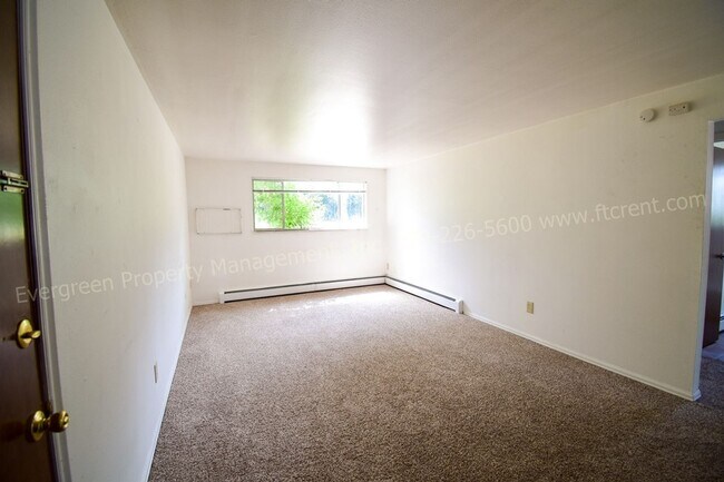 Building Photo - 1724 Larch St