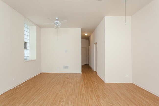Building Photo - 1728 N Orchard St
