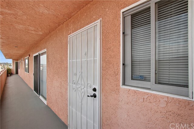 Foto del edificio - 948 W 9th St